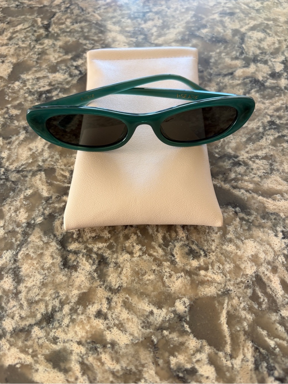 I-SEA Roxie Polarized Sunglasses - Picture 3 of 9